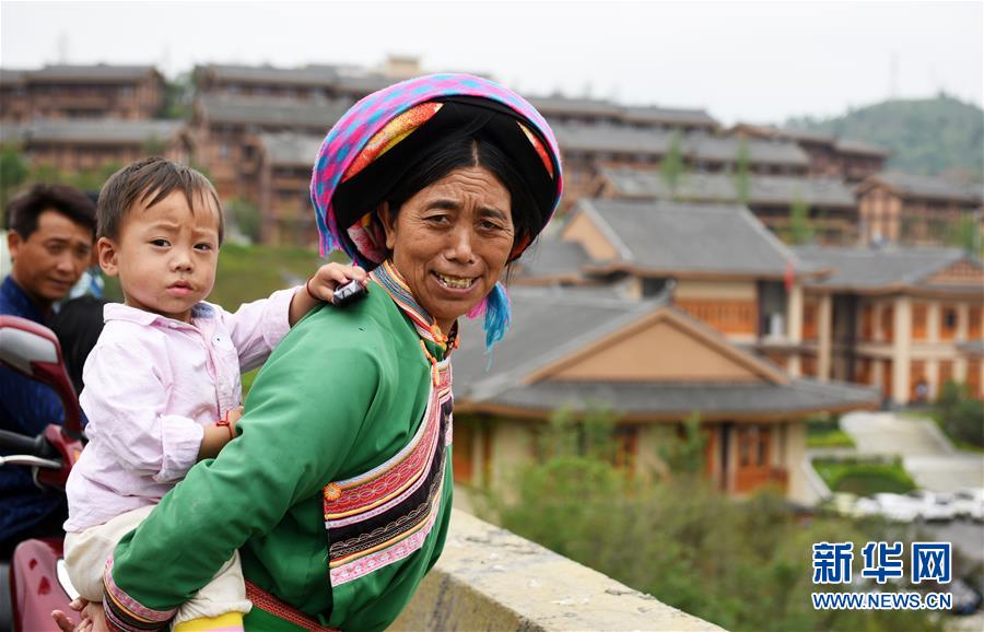 (壯麗70年·奮斗新時(shí)代·圖文互動(dòng))(12)奮進(jìn)的阿妹戚托——貴州三寶彝族鄉(xiāng)整鄉(xiāng)搬遷見(jiàn)聞