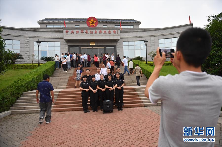 (新華全媒頭條·壯麗70年·奮斗新時(shí)代——記者再走長(zhǎng)征路·圖文互動(dòng))(4)跨越“第一渡” 長(zhǎng)征出發(fā)地“換了人間”