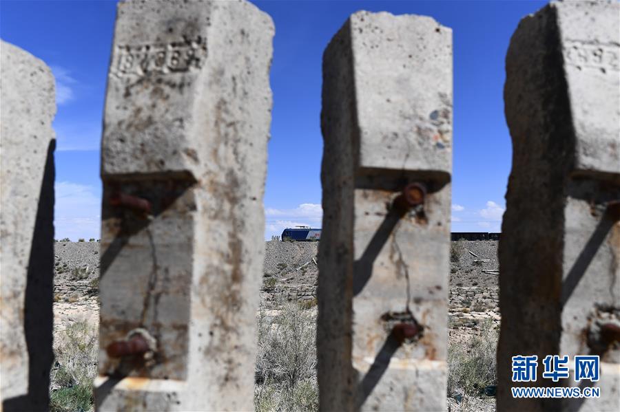 (新華全媒頭條·壯麗70年·奮斗新時(shí)代·圖文互動(dòng))(3)開拓雪域高原的夢(mèng)想之路——來自青藏鐵路的蹲點(diǎn)報(bào)告