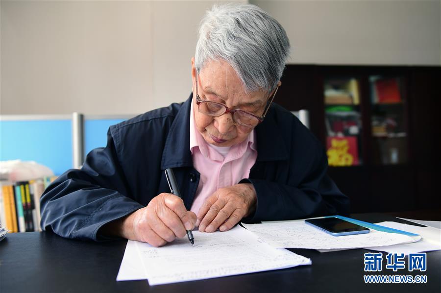 (新華全媒頭條·圖文互動)(8)追光者——“長光人”的報(bào)國故事