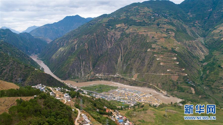 （直過民族脫貧攻堅&middot;圖文互動）（3）下山！傈僳群眾開啟新生活