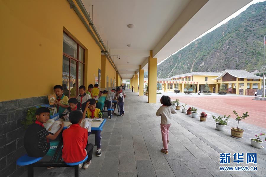 （直過民族脫貧攻堅&middot;圖文互動）（8）下山！傈僳群眾開啟新生活