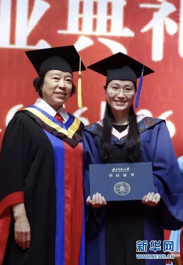 （新華全媒頭條&middot;時(shí)代先鋒&middot;圖文互動(dòng)）（6）芳華無悔&mdash;&mdash;追記用生命堅(jiān)守初心和使命的青年共產(chǎn)黨員黃文秀