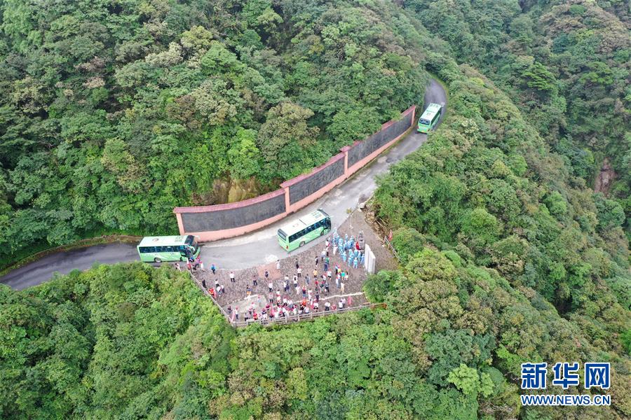 (壯麗70年·奮斗新時(shí)代——記者再走長(zhǎng)征路·圖文互動(dòng))(2)沒有紅軍逾越不了的山河