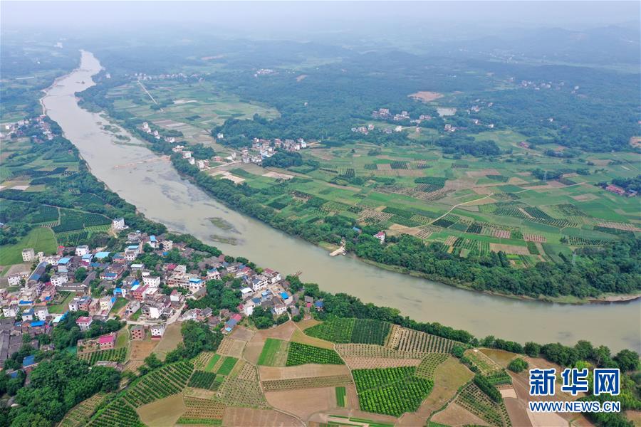 （壯麗70年&middot;奮斗新時代&mdash;&mdash;記者再走長征路&middot;圖文互動）（1）為有犧牲多壯志，敢教日月?lián)Q新天&mdash;&mdash;重返紅軍血戰(zhàn)現(xiàn)場