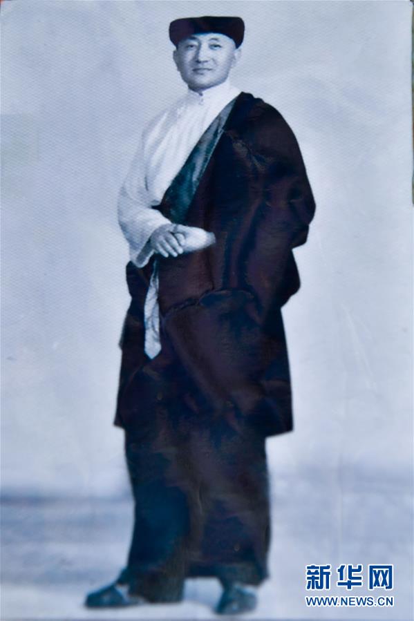 (新華全媒頭條·愛國(guó)情 奮斗者·圖文互動(dòng))(5)初心不改 紅心向黨——西部戰(zhàn)區(qū)陸軍某旅玉樹獨(dú)立騎兵連連長(zhǎng)尼都塔生一家四代跟黨走紀(jì)實(shí)