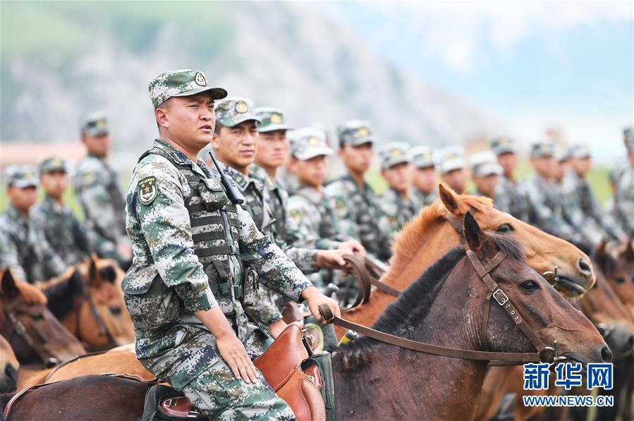 (新華全媒頭條·愛國(guó)情 奮斗者·圖文互動(dòng))(1)初心不改 紅心向黨——西部戰(zhàn)區(qū)陸軍某旅玉樹獨(dú)立騎兵連連長(zhǎng)尼都塔生一家四代跟黨走紀(jì)實(shí)