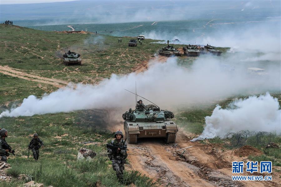 （新華全媒頭條&middot;圖文互動）（10）我們是一支不可戰(zhàn)勝的力量&mdash;&mdash;獻(xiàn)給中國人民解放軍建軍92周年