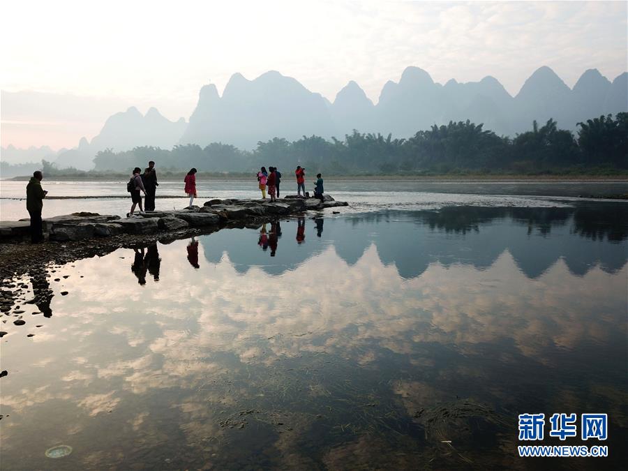 （壯麗70年&middot;奮斗新時(shí)代&mdash;&mdash;共和國(guó)發(fā)展成就巡禮&middot;圖文互動(dòng)）（8）壯美廣西70年：走活開(kāi)放新棋局 勠力共圓復(fù)興夢(mèng)