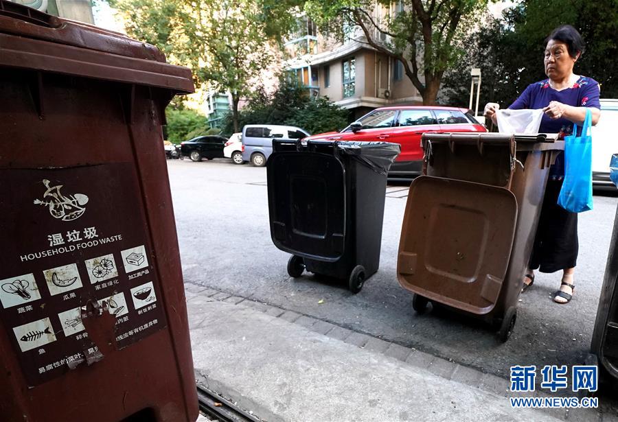 （新華視點&middot;圖文互動）（1）上海垃圾分類&ldquo;滿月&rdquo;：&ldquo;拎得清&rdquo;了，&ldquo;守得住&rdquo;么？