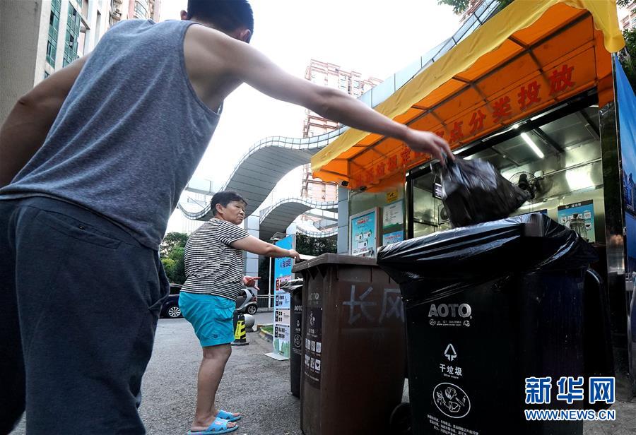 （新華視點&middot;圖文互動）（3）上海垃圾分類&ldquo;滿月&rdquo;：&ldquo;拎得清&rdquo;了，&ldquo;守得住&rdquo;么？