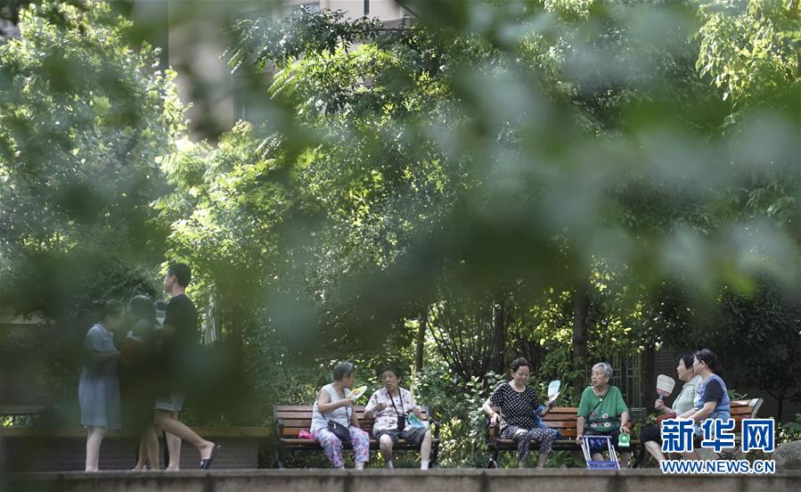 （習(xí)近平的民生關(guān)切事&middot;圖文互動(dòng)）（6）為了夢(mèng)圓安居，創(chuàng)造幸福生活&mdash;&mdash;習(xí)近平總書記牽掛的民生事之&ldquo;住有所居&rdquo;篇