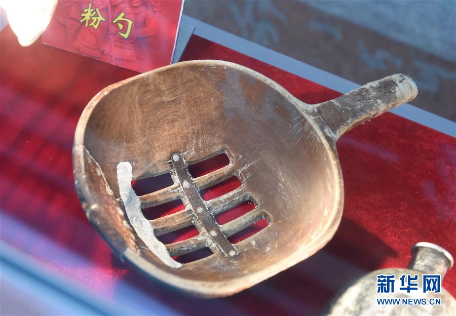 (壯麗70年·奮斗新時(shí)代——記者再走長(zhǎng)征路·圖文互動(dòng))(5)一根粉條里的初心