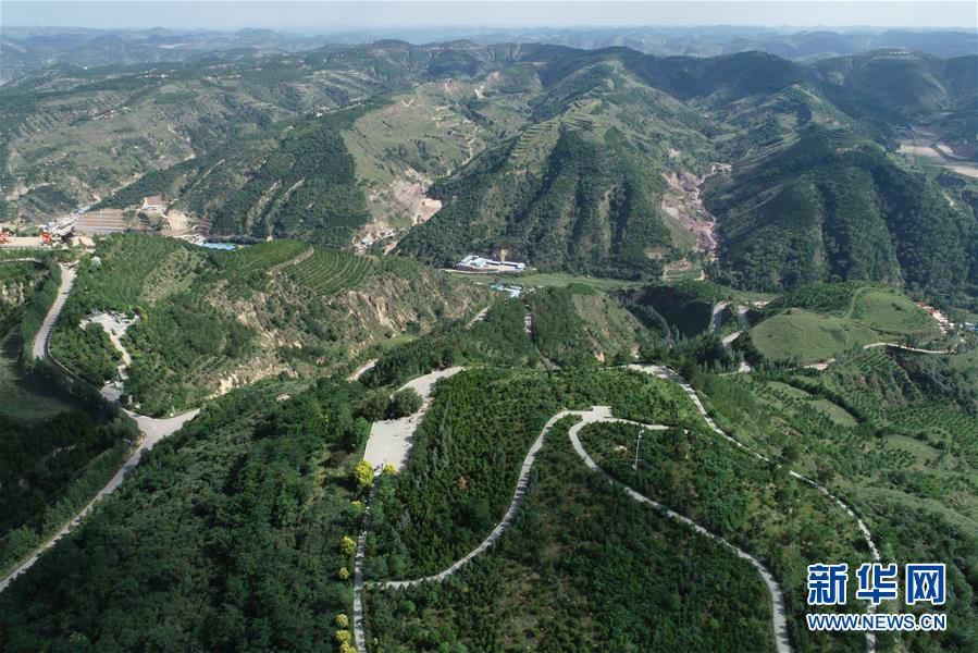 （新華全媒頭條&middot;壯麗70年&middot;奮斗新時(shí)代&mdash;&mdash;記者再走長(zhǎng)征路&middot;圖文互動(dòng)）（8）紅星，從這里照耀中國(guó)&mdash;&mdash;陜北見證中國(guó)革命的歷史轉(zhuǎn)折