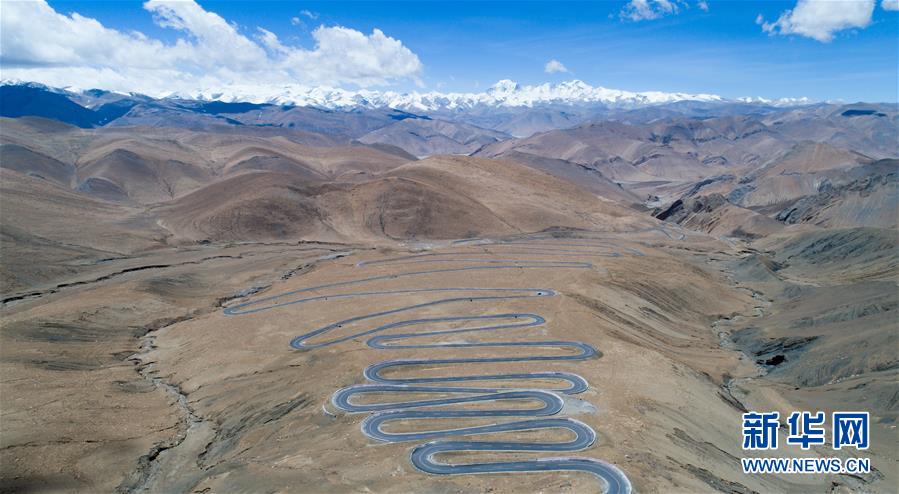 （壯麗70年&middot;奮斗新時(shí)代&mdash;&mdash;共和國(guó)發(fā)展成就巡禮）（9）人暢其行、貨暢其流&mdash;&mdash;共和國(guó)交通運(yùn)輸業(yè)發(fā)展成就巡禮