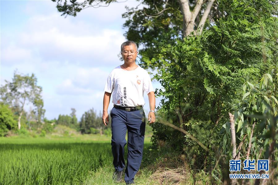 （不忘初心、牢記使命&middot;圖文互動）（3）&ldquo;上天入地&rdquo;也要帶領(lǐng)鄉(xiāng)親脫貧&mdash;&mdash;記廣東那毛村駐村第一書記彭彬