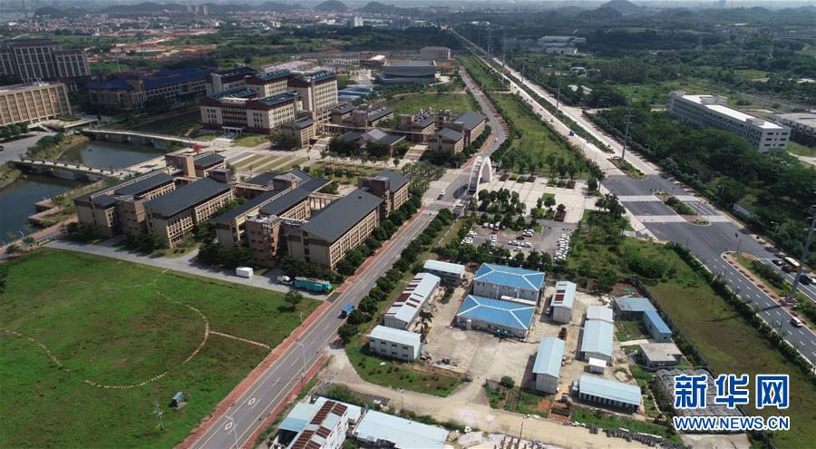 （在習(xí)近平新時(shí)代中國(guó)特色社會(huì)主義思想指引下&mdash;&mdash;新時(shí)代新作為新篇章&middot;圖文互動(dòng)）（3）&ldquo;我們給火箭做減重&rdquo;&mdash;&mdash;高?？萍紕?chuàng)新進(jìn)行時(shí)