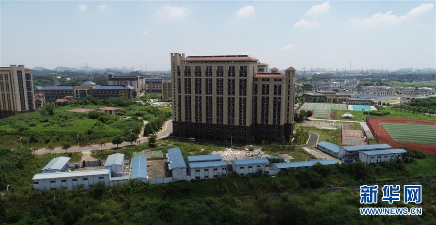 （在習(xí)近平新時(shí)代中國(guó)特色社會(huì)主義思想指引下&mdash;&mdash;新時(shí)代新作為新篇章&middot;圖文互動(dòng)）（1）&ldquo;我們給火箭做減重&rdquo;&mdash;&mdash;高?？萍紕?chuàng)新進(jìn)行時(shí)