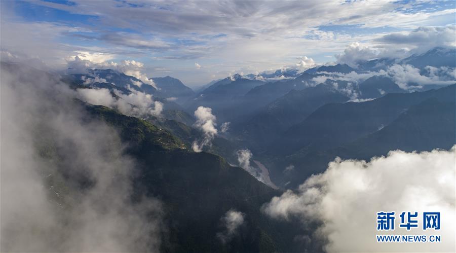 （決戰(zhàn)決勝脫貧攻堅&middot;圖文互動）（1）怒江大峽谷興起&ldquo;生態(tài)行當(dāng)&rdquo;