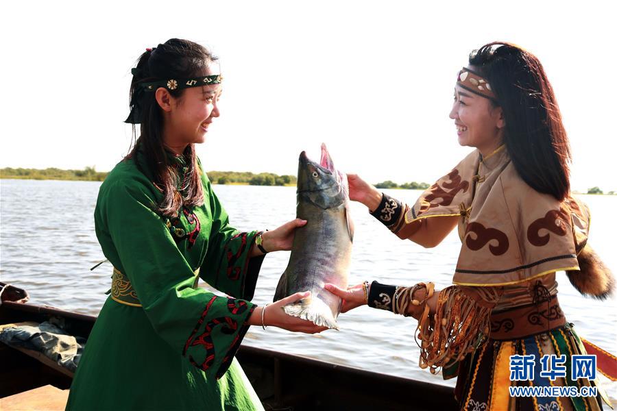 (新華全媒頭條·圖文互動)(9)讓各民族手足相親守望相助——以習近平同志為核心的黨中央關心少數(shù)民族和民族工作紀實