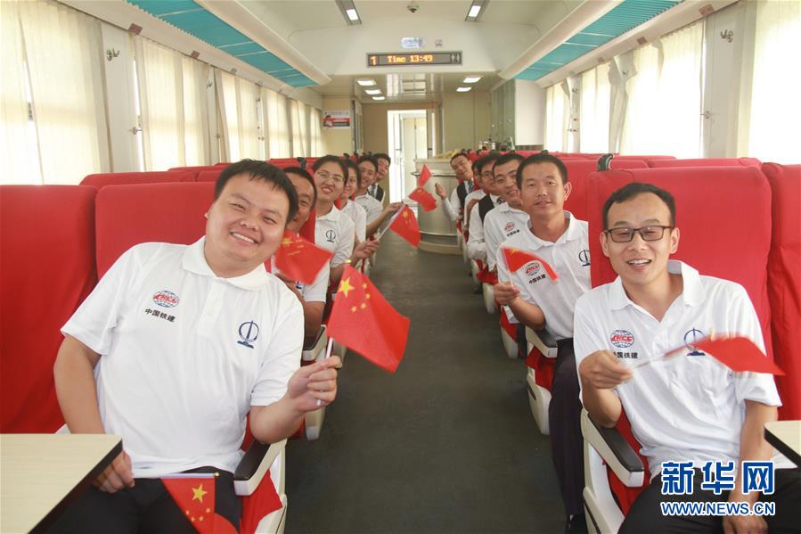 (國(guó)際)(3)“我和國(guó)旗合個(gè)影”主題活動(dòng)在多國(guó)舉行