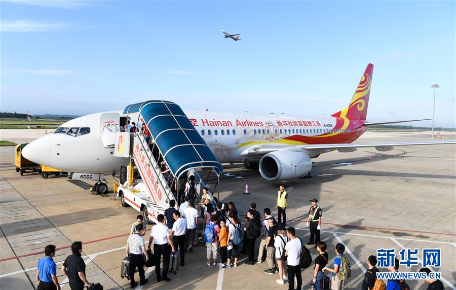 (在習(xí)近平新時(shí)代中國特色社會(huì)主義思想指引下——新時(shí)代新作為新篇章·總書記關(guān)切開放事·圖文互動(dòng))(1)開放的故事講不完——海南開放再“提速”