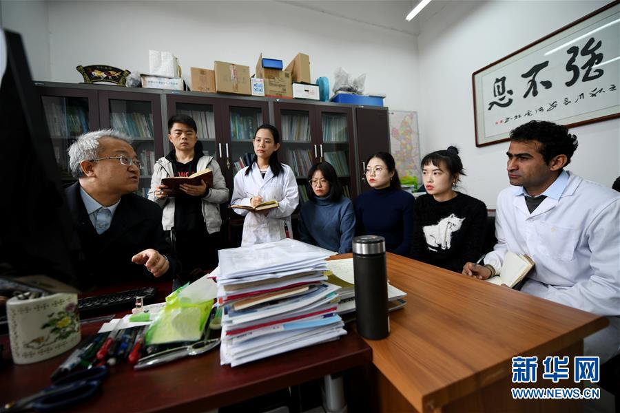 （在習(xí)近平新時(shí)代中國(guó)特色社會(huì)主義思想指引下&mdash;&mdash;新時(shí)代新作為新篇章&middot;總書記關(guān)切開放事&middot;圖文互動(dòng)）（1）來(lái)中國(guó)&ldquo;學(xué)種地&rdquo;的&ldquo;洋學(xué)生&rdquo;