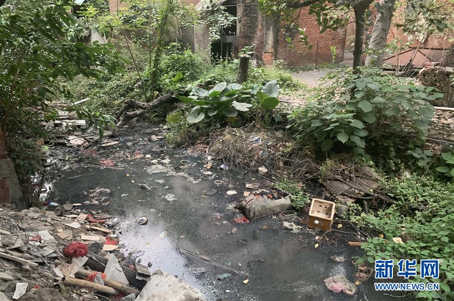 （圖文互動）（1）河長職責寫得明明白白，條條舉措無一落實&mdash;&mdash;國務(wù)院檢查組暗訪核查佛山一農(nóng)村河涌黑臭十余年無人管理