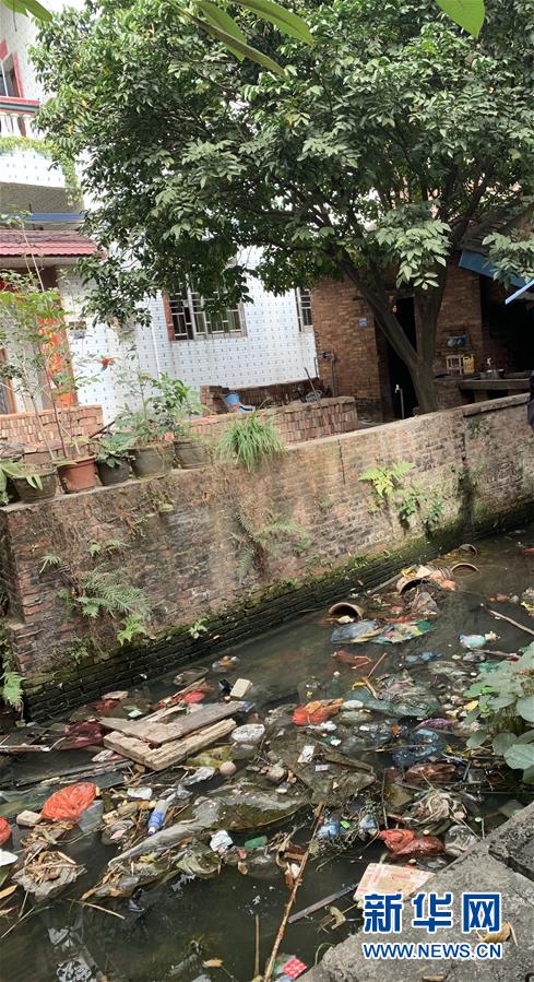 （圖文互動）（2）河長職責寫得明明白白，條條舉措無一落實&mdash;&mdash;國務(wù)院檢查組暗訪核查佛山一農(nóng)村河涌黑臭十余年無人管理