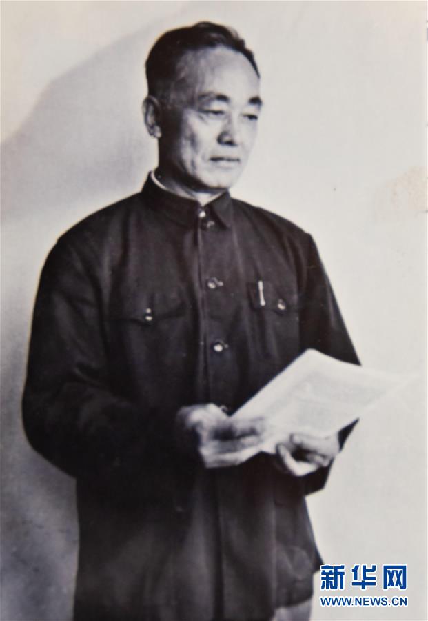 （新華全媒頭條&middot;圖文互動）（3）滄海橫流 信仰彌堅&mdash;&mdash;記共產(chǎn)黨員、湘潭大學(xué)九旬教授滄南