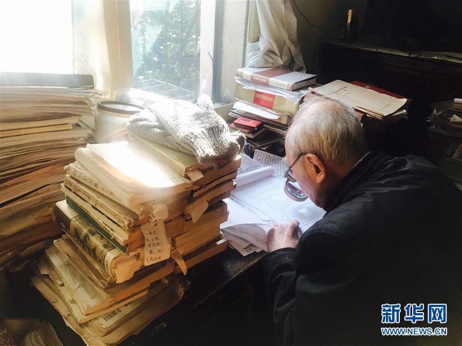 （新華全媒頭條&middot;圖文互動）（10）滄海橫流 信仰彌堅&mdash;&mdash;記共產(chǎn)黨員、湘潭大學(xué)九旬教授滄南