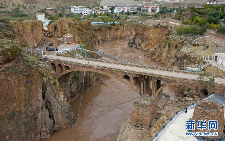 （新華全媒頭條&middot;圖文互動）（6）格?；ㄩ_滿天路&mdash;&mdash;寫在川藏公路通車65周年之際
