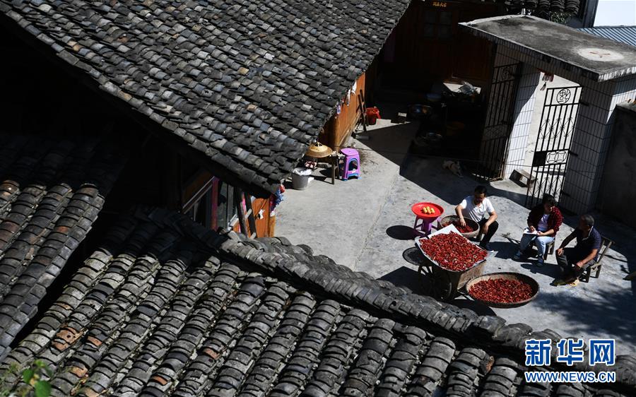 （新華全媒頭條&middot;圖文互動(dòng)）（3）干部去哪兒了？&mdash;&mdash;貴州干部大規(guī)模下沉脫貧攻堅(jiān)一線紀(jì)實(shí)