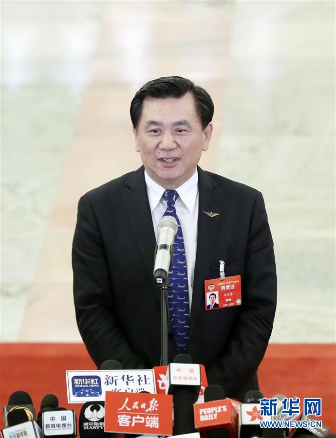 （兩會(huì)&middot;面對(duì)面）（1）采訪部長(zhǎng)