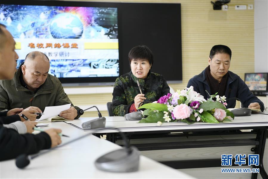 （兩會(huì)&middot;圖片故事）（6）全國(guó)人大代表馬恒燕：讓城鄉(xiāng)學(xué)生共享&ldquo;互聯(lián)網(wǎng)+教育&rdquo;優(yōu)質(zhì)資源