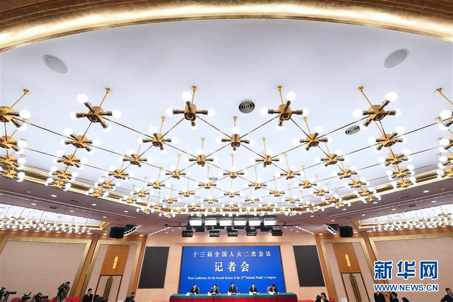 （兩會(huì)&middot;XHDW）（9）最高人民法院審判委員會(huì)副部級(jí)專職委員劉貴祥等就&ldquo;攻堅(jiān)&lsquo;基本解決執(zhí)行難&rsquo;&rdquo;答記者問