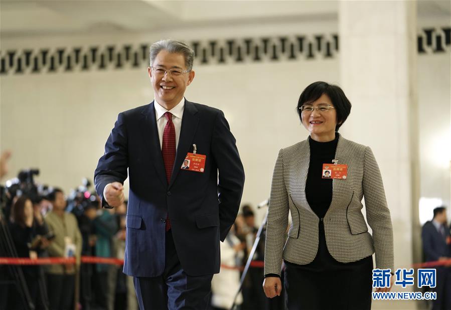 （兩會&middot;面對面&middot;XHDW）（21）全國政協(xié)委員接受采訪