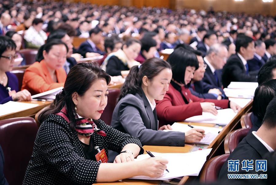 (新華全媒頭條·圖文互動(dòng))(5)2019——春天里的中國兩會(huì)故事