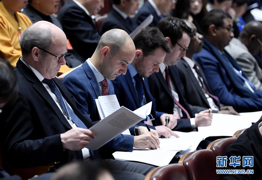 (新華全媒頭條·圖文互動(dòng))(10)2019——春天里的中國兩會(huì)故事