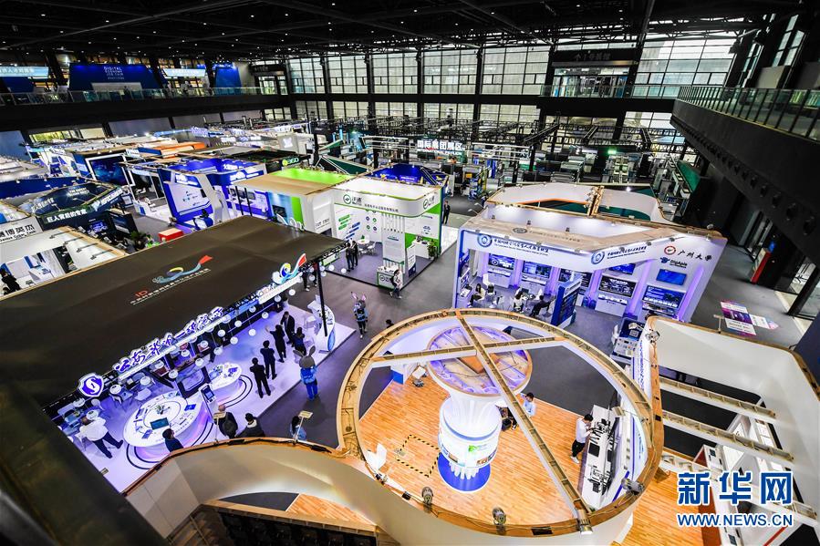 (新華全媒頭條·圖文互動(dòng))(6)勇立潮頭御風(fēng)行——以習(xí)近平同志為核心的黨中央2019年治國(guó)理政評(píng)述