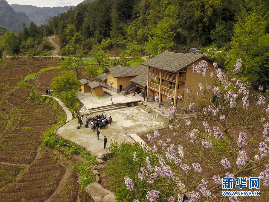 (新華全媒頭條·圖文互動(dòng))(8)勇立潮頭御風(fēng)行——以習(xí)近平同志為核心的黨中央2019年治國(guó)理政評(píng)述