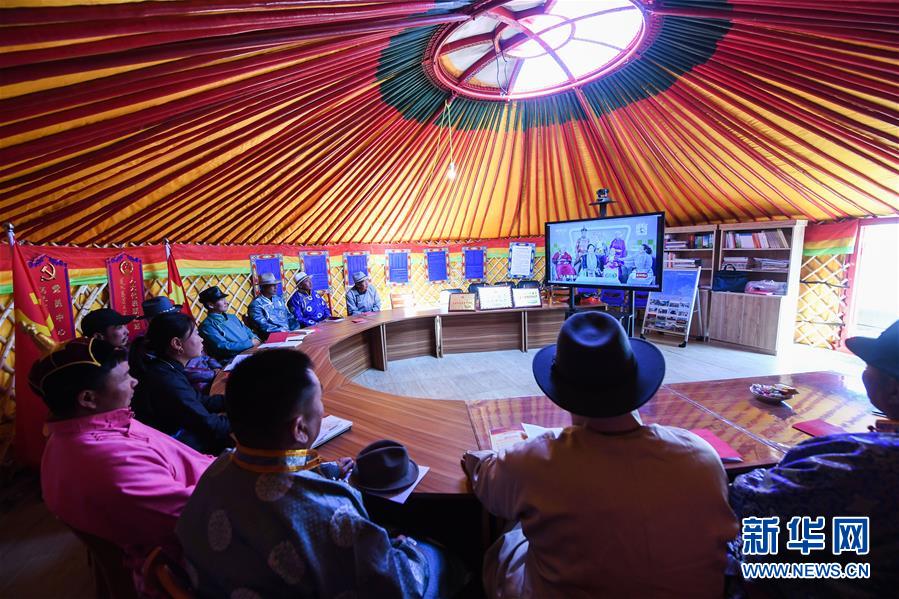 (新華全媒頭條·圖文互動)(3)為基層松綁減負 促干部擔(dān)當(dāng)作為——以習(xí)近平同志為核心的黨中央推進“基層減負年”工作綜述