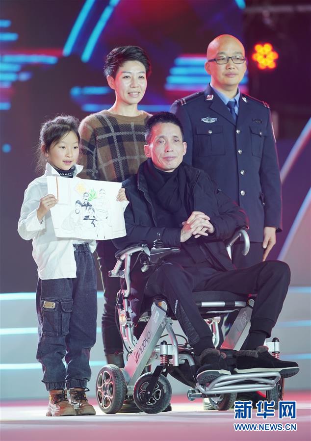 （圖文互動(dòng)）（3）&ldquo;中國(guó)網(wǎng)事&middot;感動(dòng)2019&rdquo;十大年度網(wǎng)絡(luò)人物揭曉