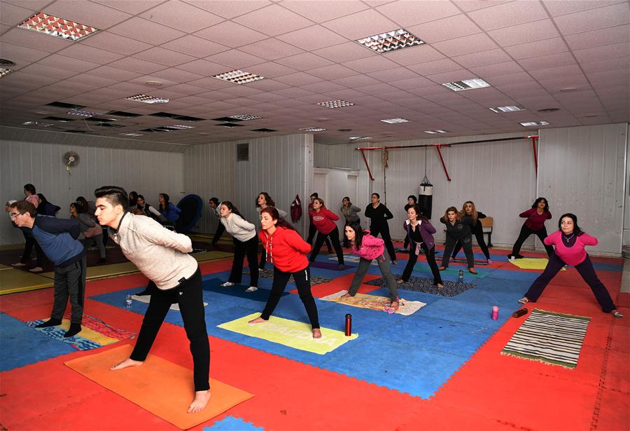 (國際·圖文互動)(1)記者手記:在瑜伽中尋求療愈心靈