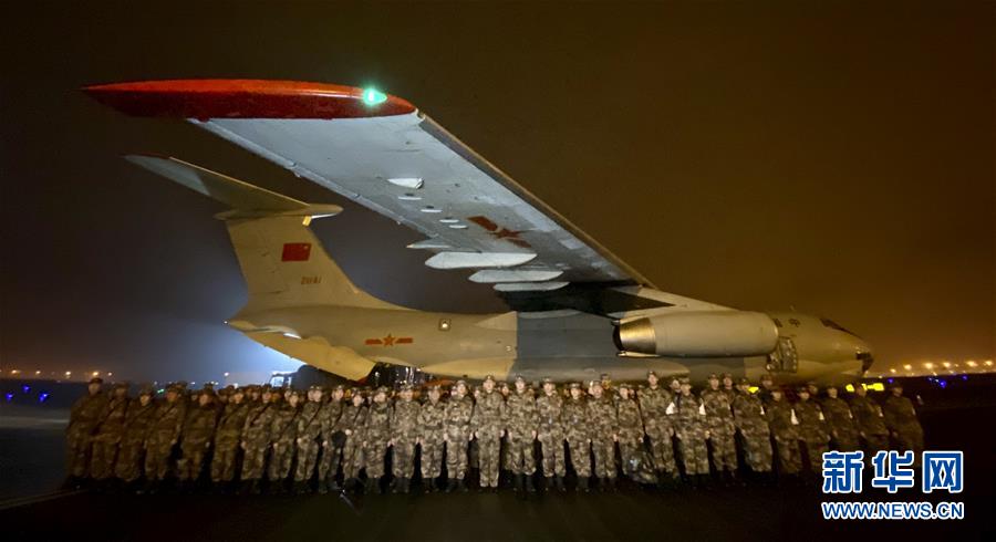 （新華全媒頭條&middot;圖文互動）（5）新華社評論員：危難時(shí)刻，黨員干部要挺身而出&mdash;&mdash;論堅(jiān)決打贏疫情防控阻擊戰(zhàn)