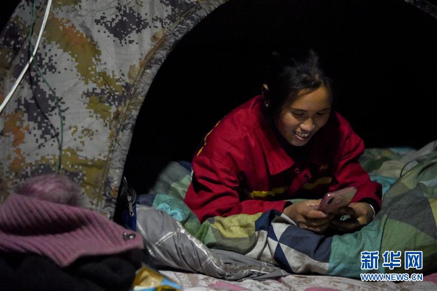 （新春走基層&middot;圖文互動(dòng)）（6）寒冬里，&ldquo;沙漠玫瑰&rdquo;猶自綻放