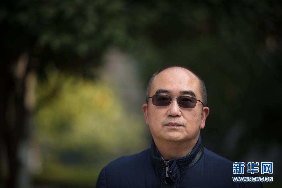 (新華全媒頭條·聚焦疫情防控·圖文互動)(4)拼漸凍生命 與疫魔競速——記疫情“風(fēng)暴眼”中武漢金銀潭醫(yī)院院長張定宇