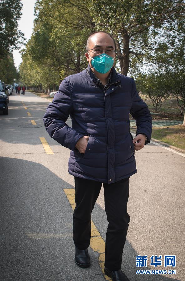 (新華全媒頭條·聚焦疫情防控·圖文互動)(6)拼漸凍生命 與疫魔競速——記疫情“風(fēng)暴眼”中武漢金銀潭醫(yī)院院長張定宇