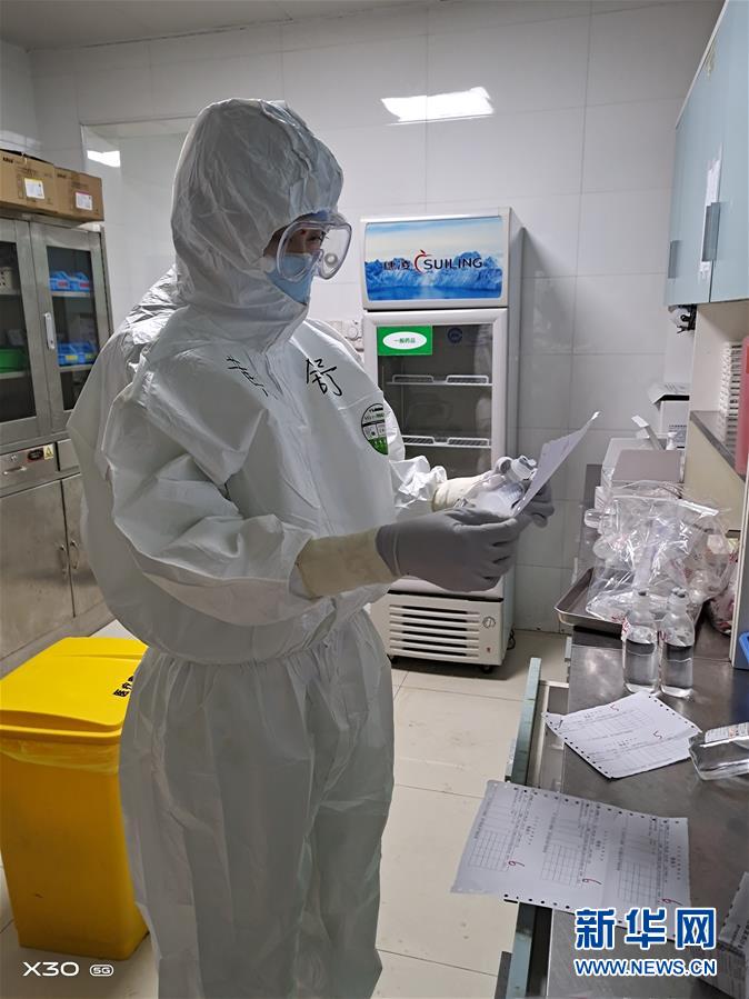 （新華全媒頭條&middot;圖文互動）（7）戰(zhàn)紅區(qū)！&mdash;&mdash;發(fā)生在武漢抗疫隔離病房內(nèi)的故事