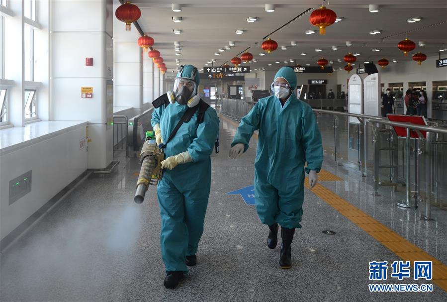 （聚焦疫情防控）（2）藍天志愿者的消毒戰(zhàn)&ldquo;疫&rdquo;